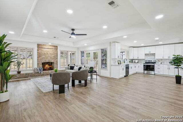 Listing photo id 12 for 320 El Portal