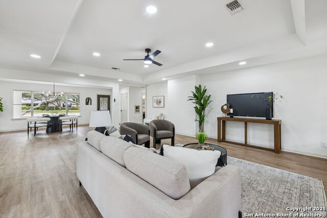 Listing photo id 14 for 320 El Portal