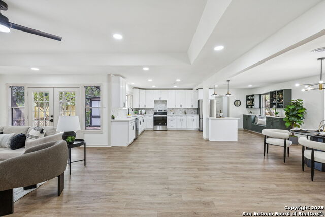 Listing photo id 18 for 320 El Portal