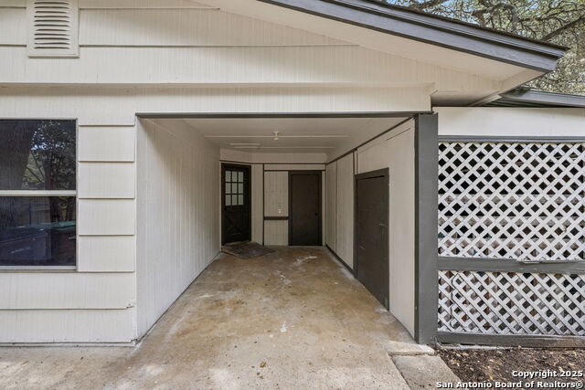 Listing photo id 25 for 320 El Portal