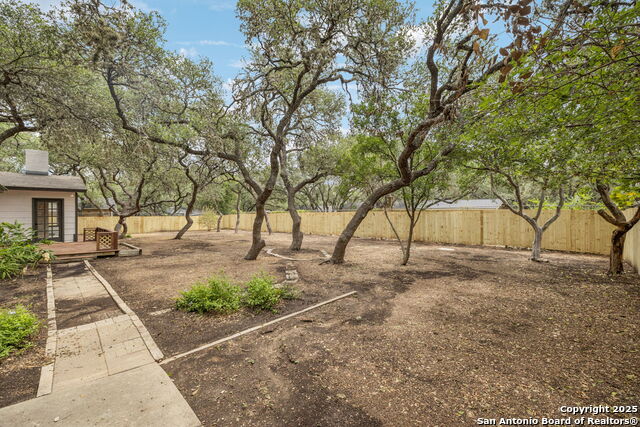 Listing photo id 26 for 320 El Portal