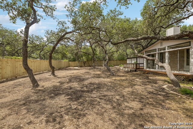 Listing photo id 28 for 320 El Portal