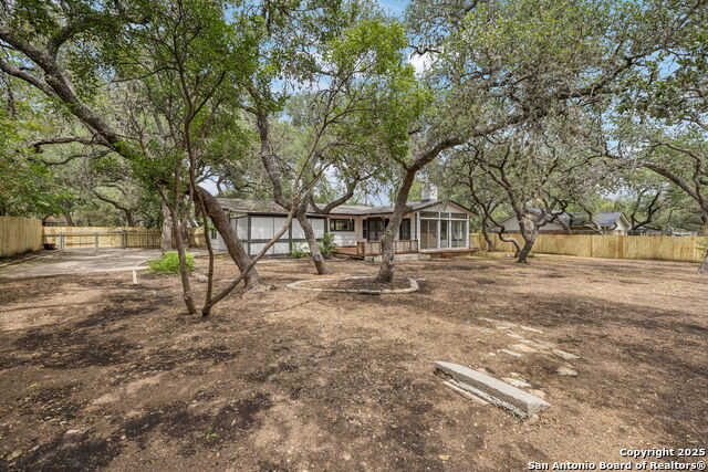 Listing photo id 29 for 320 El Portal