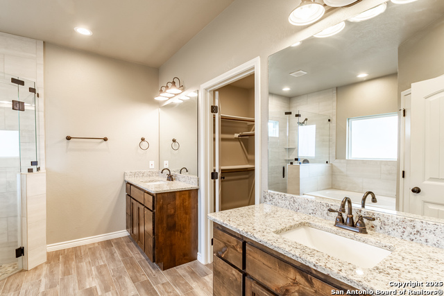 Listing photo id 12 for 423 Stars And Stripes