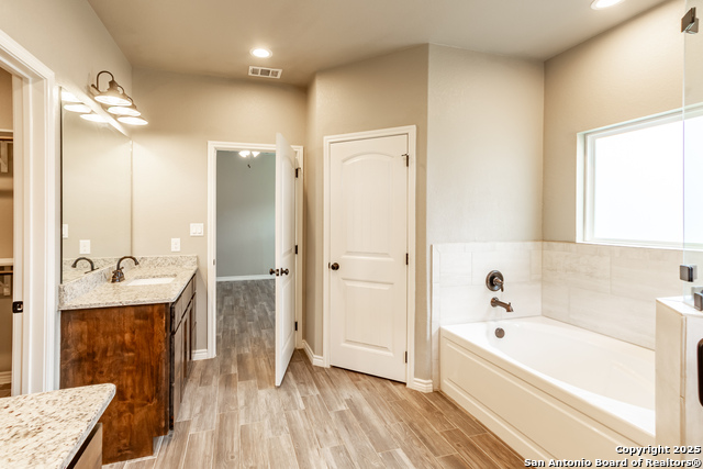 Listing photo id 13 for 423 Stars And Stripes