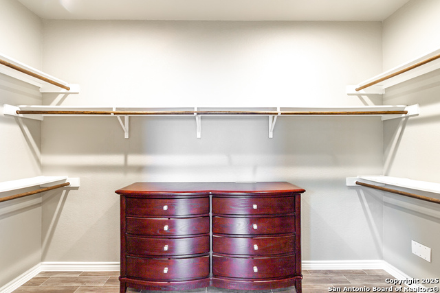 Listing photo id 16 for 423 Stars And Stripes