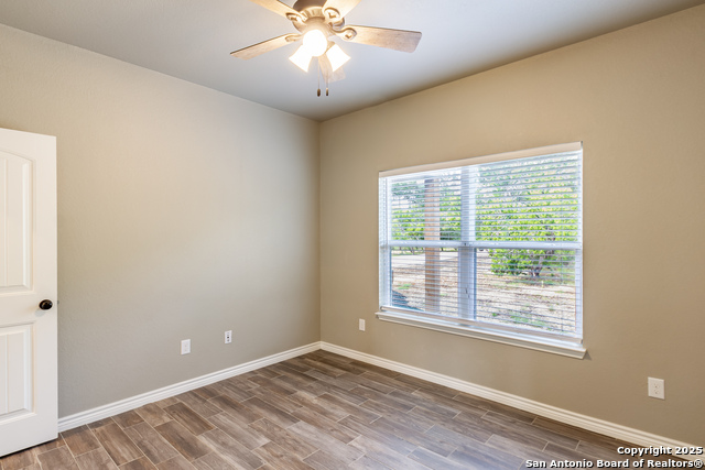 Listing photo id 23 for 423 Stars And Stripes