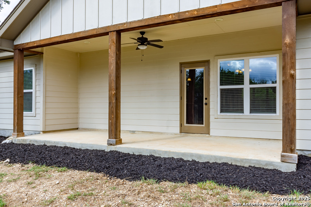 Listing photo id 27 for 423 Stars And Stripes