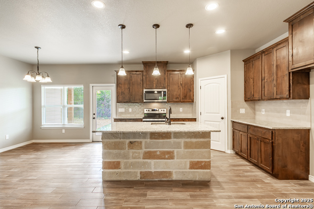 Listing photo id 5 for 423 Stars And Stripes