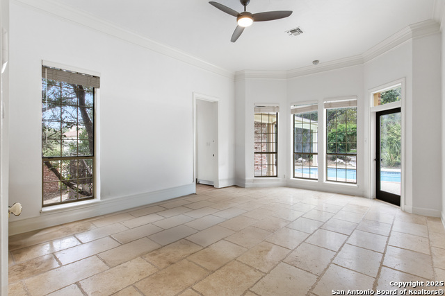 Image 3 of 45 For 7 Vineyard Dr