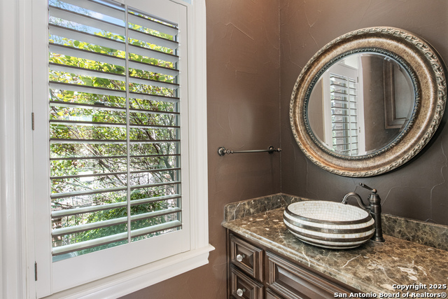 Image 32 of 45 For 7 Vineyard Dr