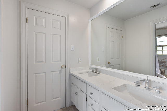 Image 34 of 45 For 7 Vineyard Dr