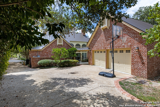 Image 43 of 45 For 7 Vineyard Dr