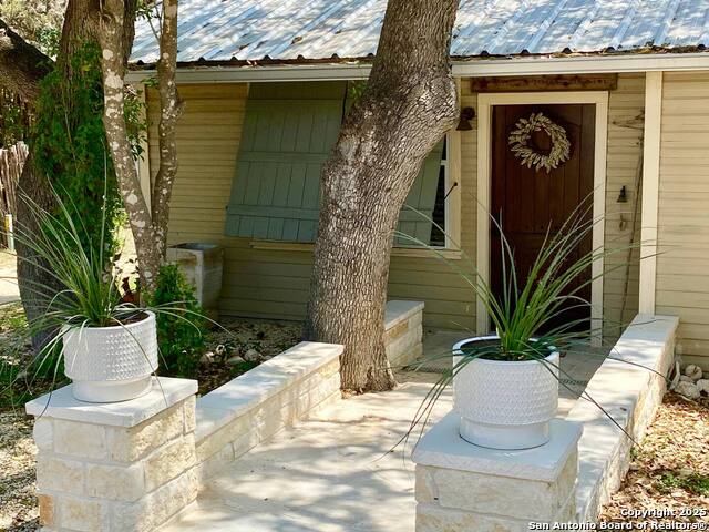 Listing photo id 9 for 512 County Rd 348  Aka River