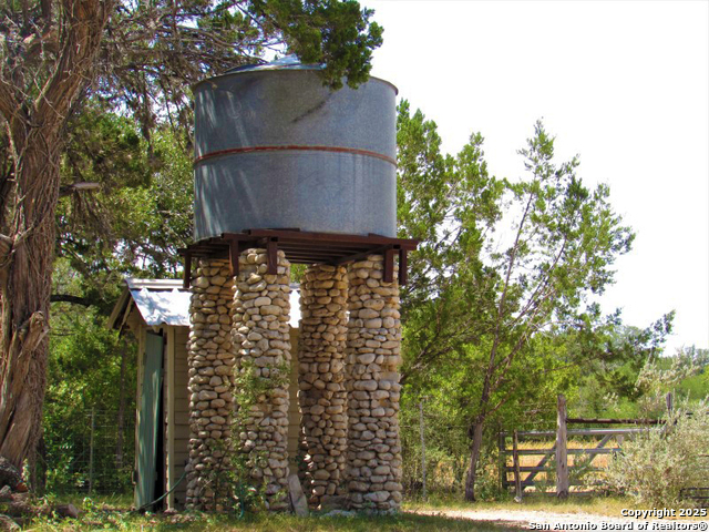 Listing photo id 11 for 512 County Rd 348  Aka River