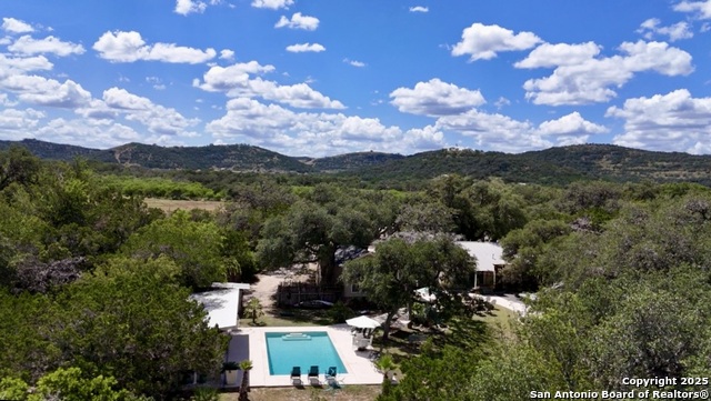 Listing photo id 0 for 512 County Rd 348  Aka River