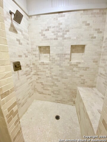 Listing photo id 31 for 512 County Rd 348  Aka River