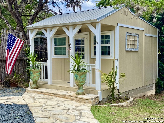 Listing photo id 35 for 512 County Rd 348  Aka River