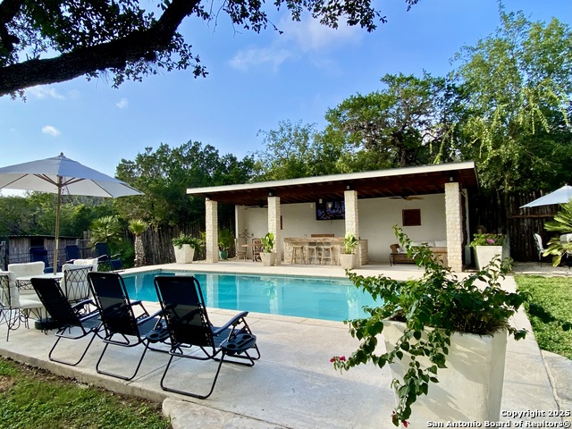 Listing photo id 2 for 512 County Rd 348  Aka River