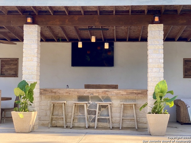 Listing photo id 4 for 512 County Rd 348  Aka River