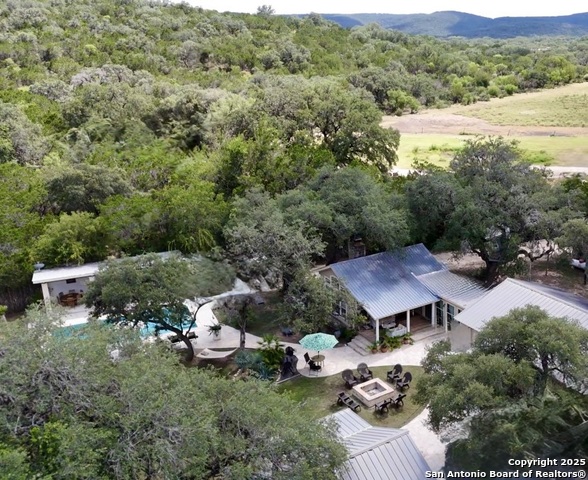 Listing photo id 6 for 512 County Rd 348  Aka River