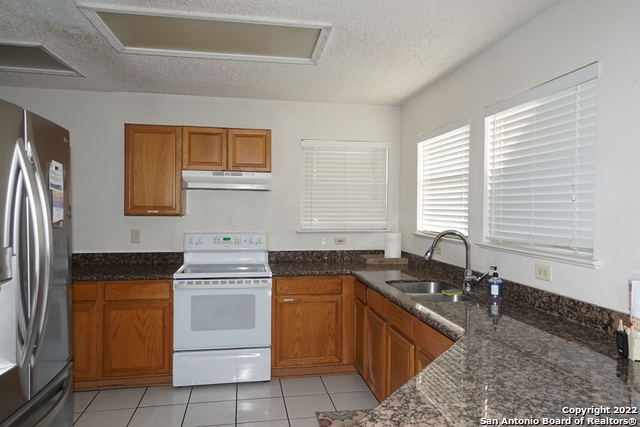 Listing photo id 8 for 14034 Emerald Creek