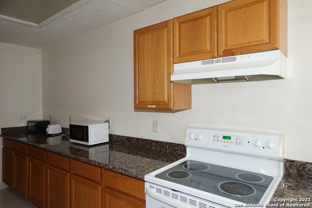 Listing photo id 9 for 14034 Emerald Creek