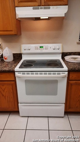 Listing photo id 10 for 14034 Emerald Creek