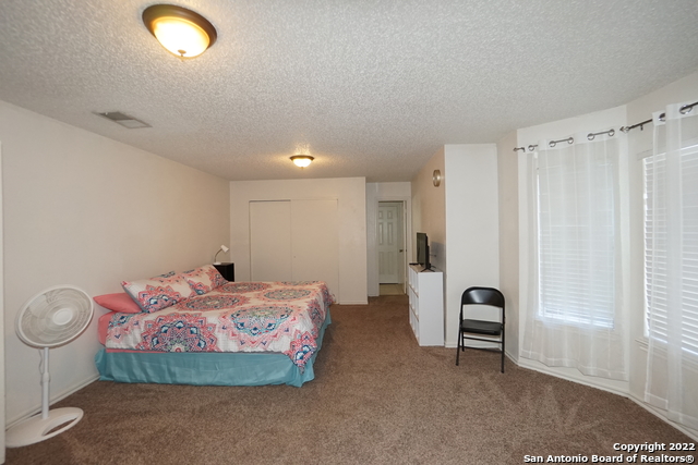 Listing photo id 12 for 14034 Emerald Creek