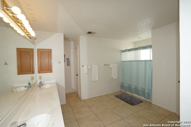 Listing photo id 15 for 14034 Emerald Creek
