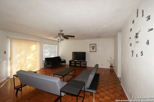 Listing photo id 2 for 14034 Emerald Creek
