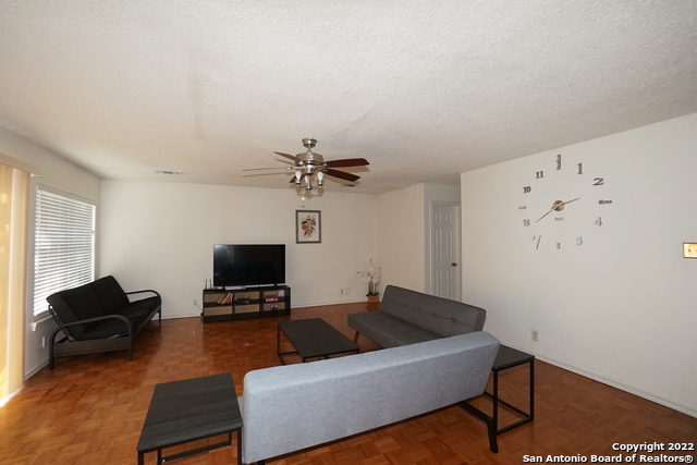 Listing photo id 3 for 14034 Emerald Creek