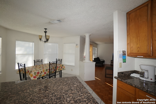Listing photo id 5 for 14034 Emerald Creek