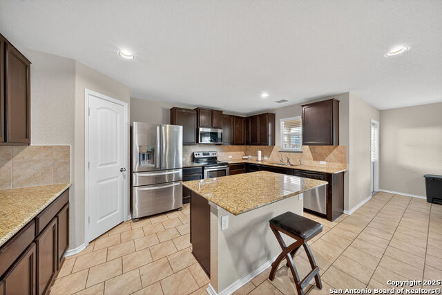 Listing photo id 10 for 11127 Creek Eagle