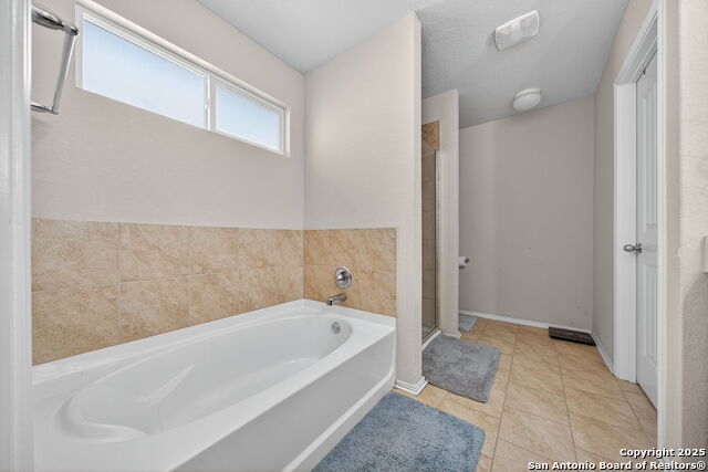 Listing photo id 14 for 11127 Creek Eagle