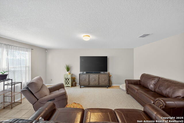 Listing photo id 6 for 11127 Creek Eagle