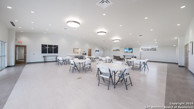 Image 40 of 76 For 5118 Blind Shot