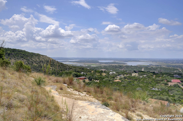 Image 4 of 13 For 1081 Eagle Point