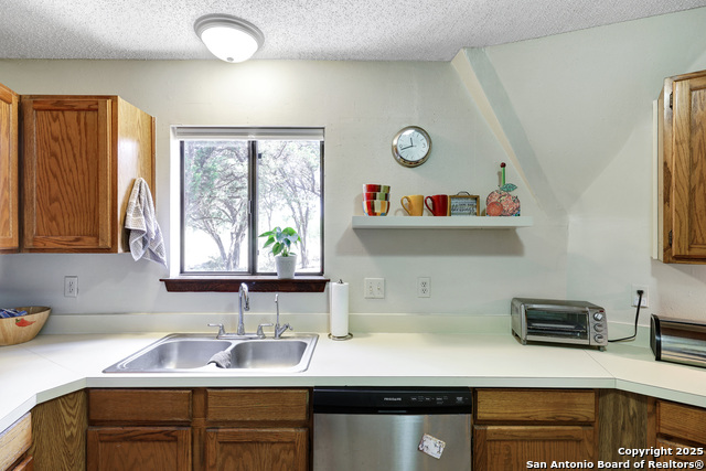Image 14 of 32 For 1202 Flagstone Drive