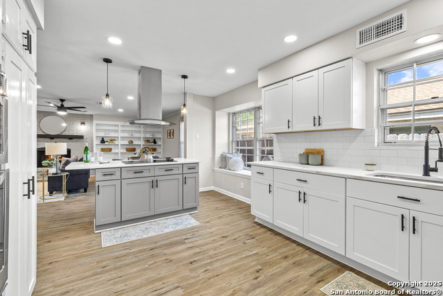 Listing photo id 9 for 371 Pike