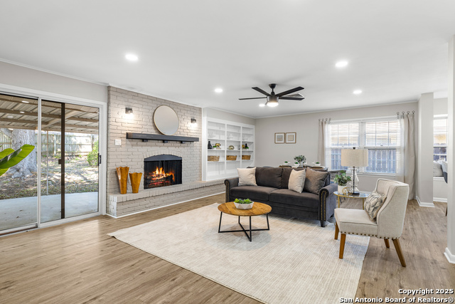 Listing photo id 16 for 371 Pike