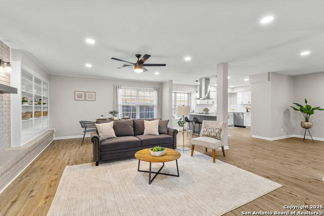 Listing photo id 17 for 371 Pike