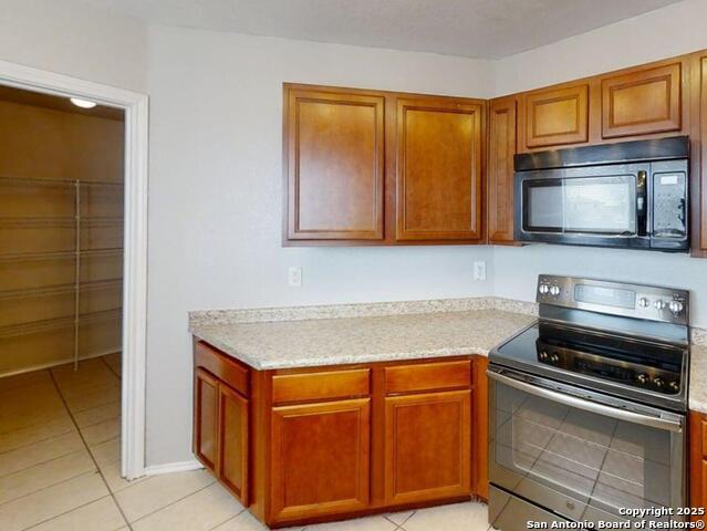 Image 5 of 13 For 3214 Carswell Bend