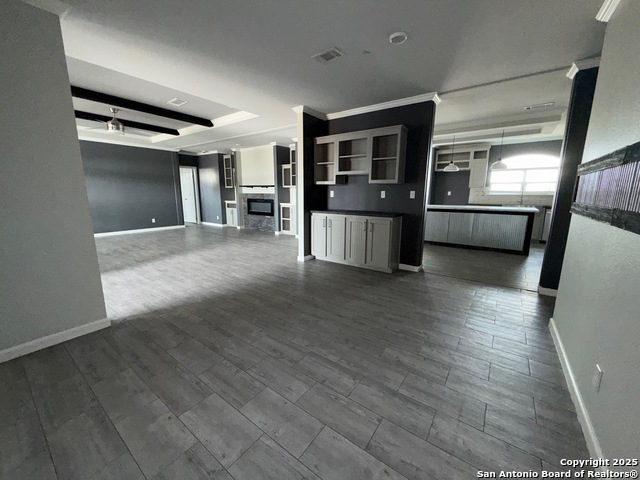 Listing photo id 9 for 211 Bianca  