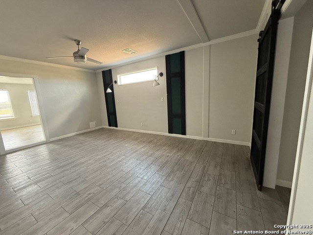 Listing photo id 17 for 211 Bianca  