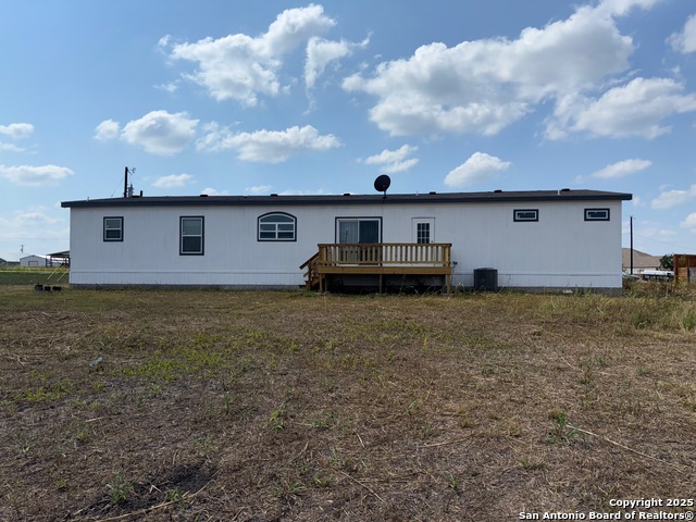 Listing photo id 19 for 211 Bianca  