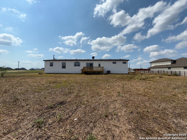 Listing photo id 20 for 211 Bianca  