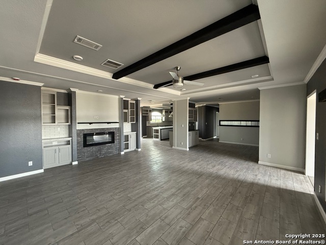 Listing photo id 3 for 211 Bianca  