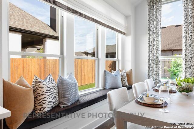 Listing photo id 13 for 406 Cleveland Way