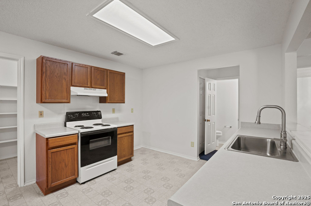 Image 11 of 24 For 8107 Stagwood Hl